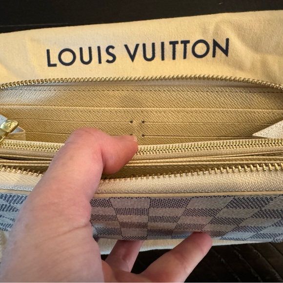 Louis Vuitton Zippy Wallet Damier Azur - Picture 7 of 12
